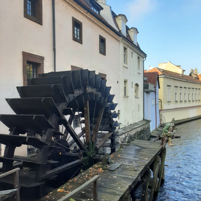 Fotosoutěž VODA 2023 – Adriana Mitisková: Čertovka (Praha – Kampa)